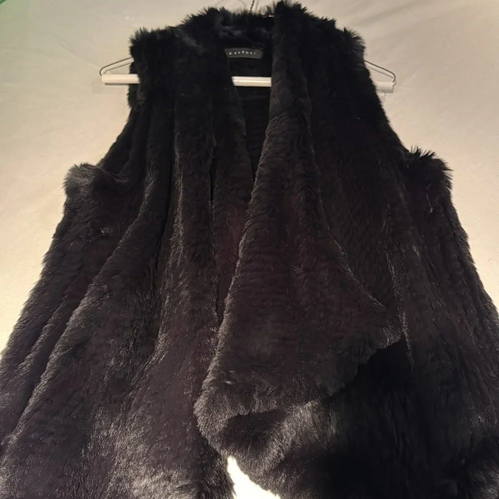 Authentic Rabbit Fur Vest - Picture 6 of 8